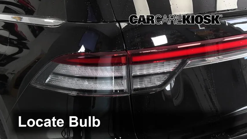 2020 Lincoln Aviator Reserve 3.0L V6 Turbo Éclairage Feux de position arrière (remplacer ampoule)